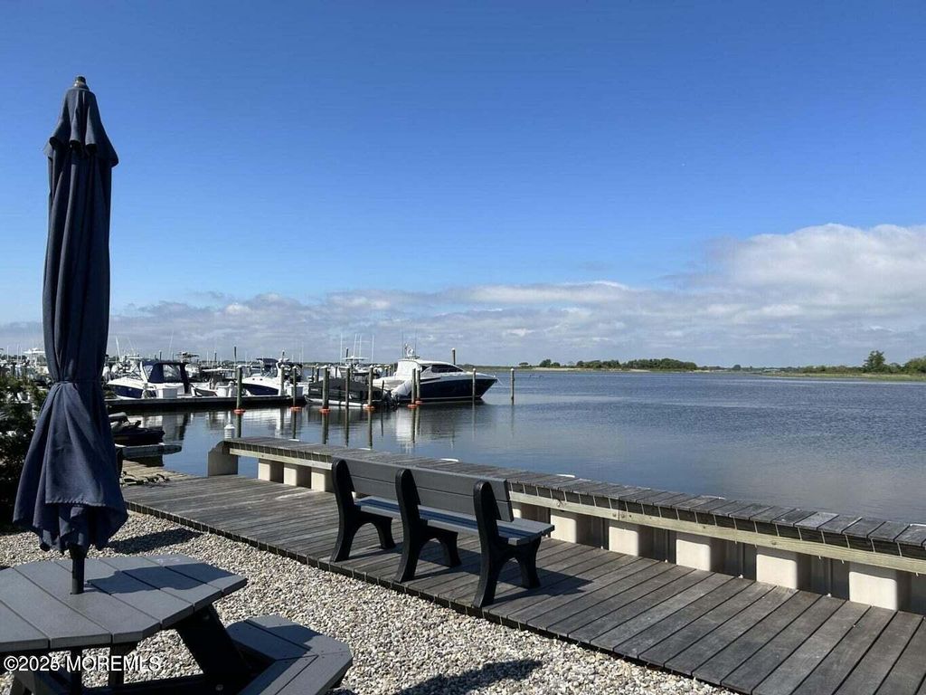 1382 Ocean Avenue 17A, Sea Bright, NJ 07760