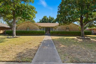 205 Hillcrest Drive, Midlothian, TX 76065