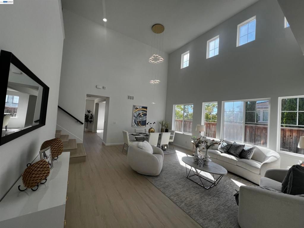 Image 11 of property listing at 5556 Wells Ln, San Ramon, CA 94582