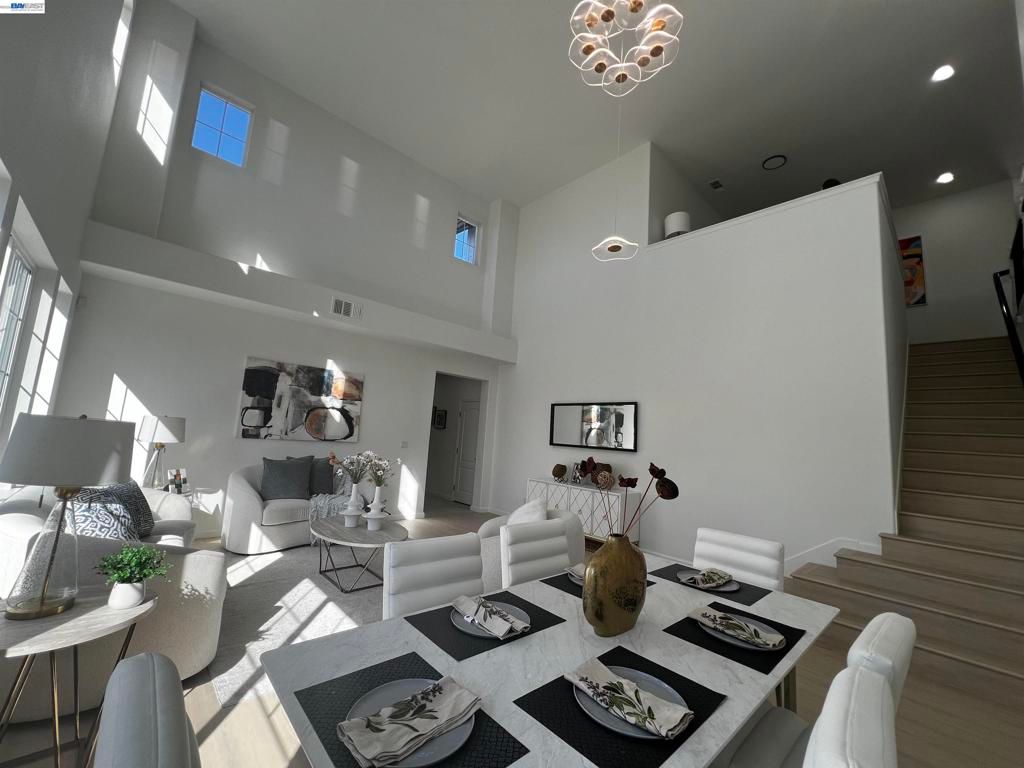 Image 18 of property listing at 5556 Wells Ln, San Ramon, CA 94582