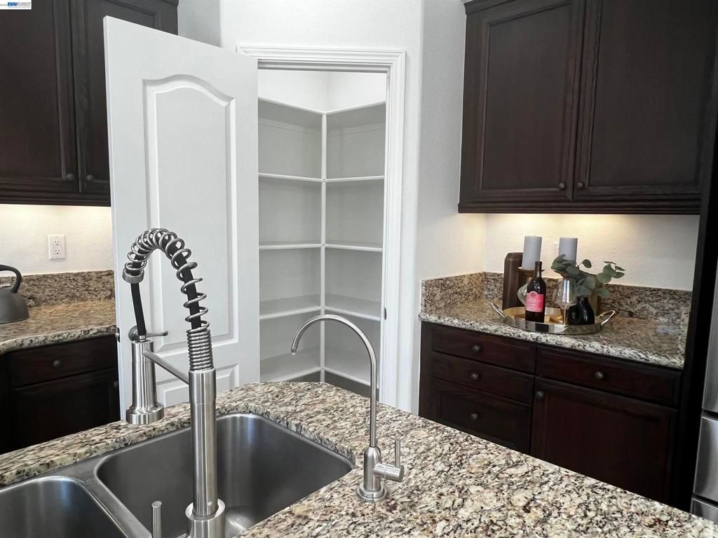 Image 24 of property listing at 5556 Wells Ln, San Ramon, CA 94582
