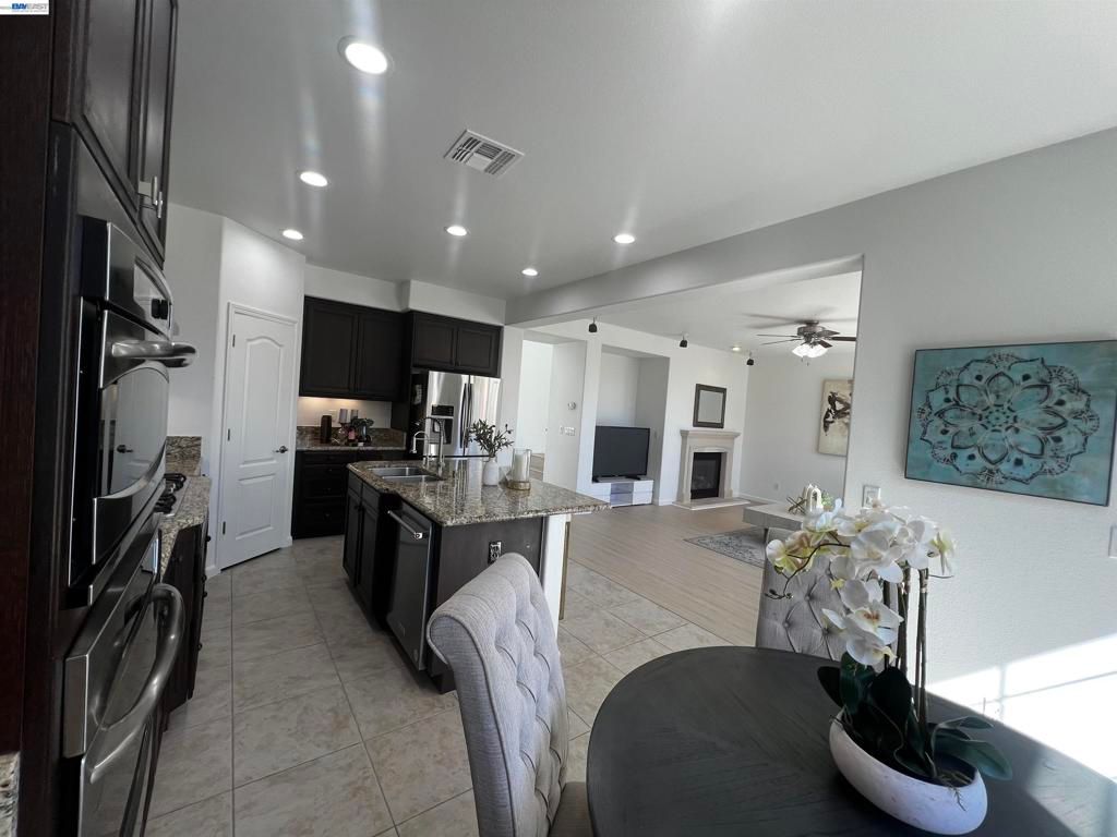 Image 25 of property listing at 5556 Wells Ln, San Ramon, CA 94582