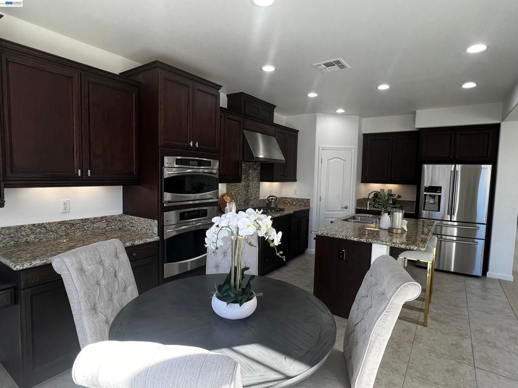 Image 26 of property listing at 5556 Wells Ln, San Ramon, CA 94582
