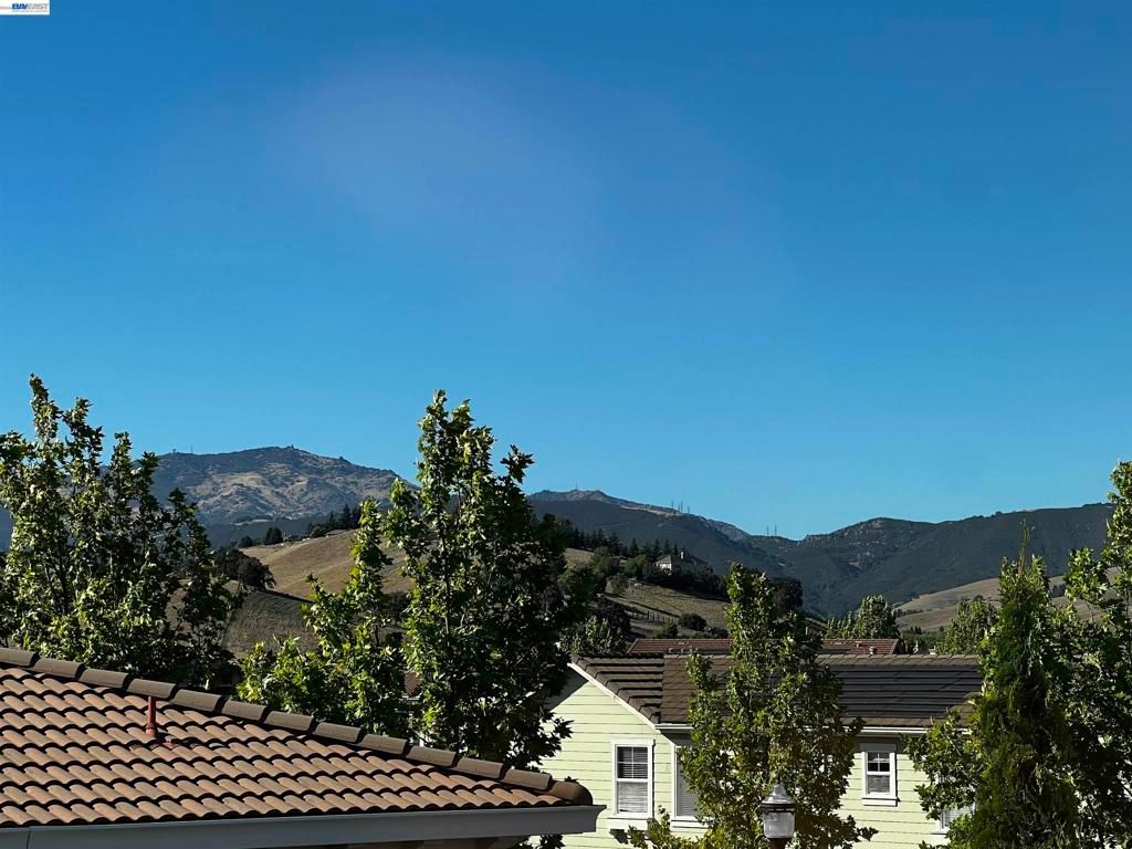 Image 36 of property listing at 5556 Wells Ln, San Ramon, CA 94582