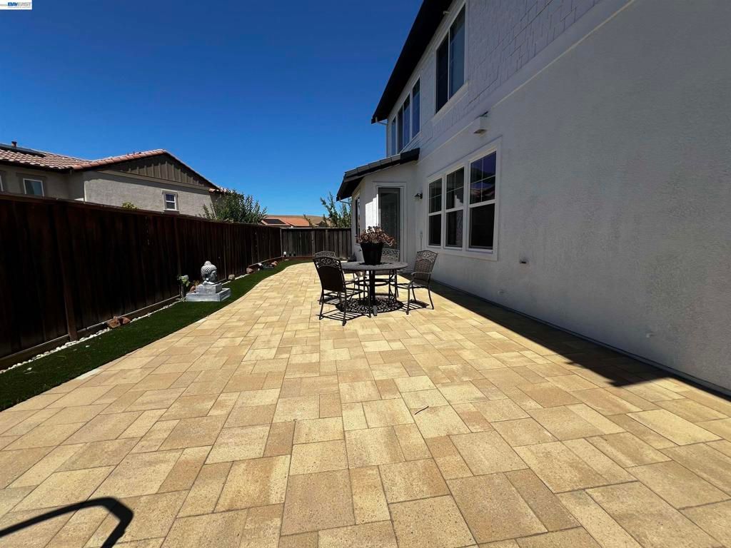 Image 8 of property listing at 5556 Wells Ln, San Ramon, CA 94582