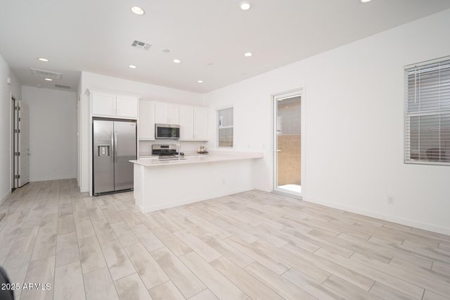 3179 W VIA DONA Road, Phoenix, AZ 85083