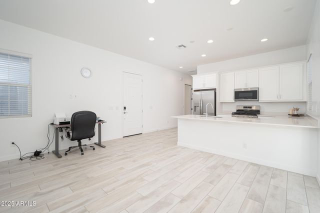 3179 W VIA DONA Road, Phoenix, AZ 85083