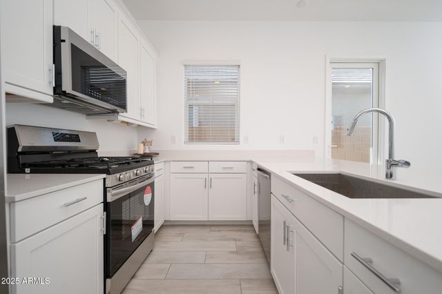 3179 W VIA DONA Road, Phoenix, AZ 85083