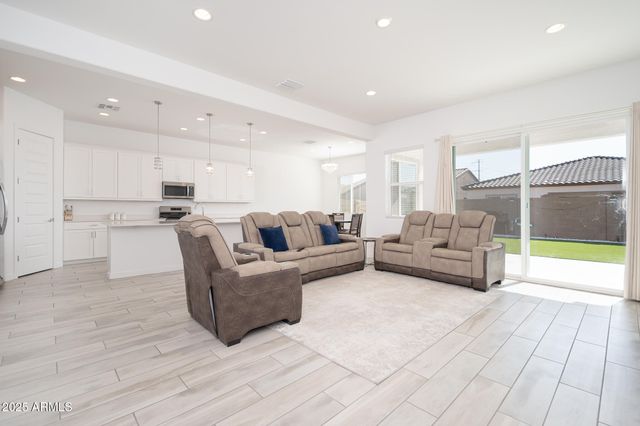 3179 W VIA DONA Road, Phoenix, AZ 85083