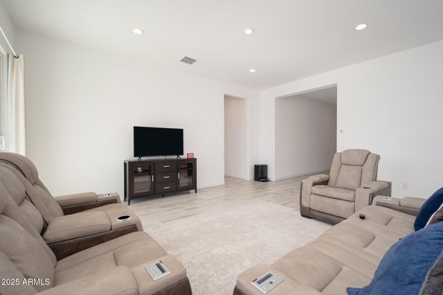 3179 W VIA DONA Road, Phoenix, AZ 85083