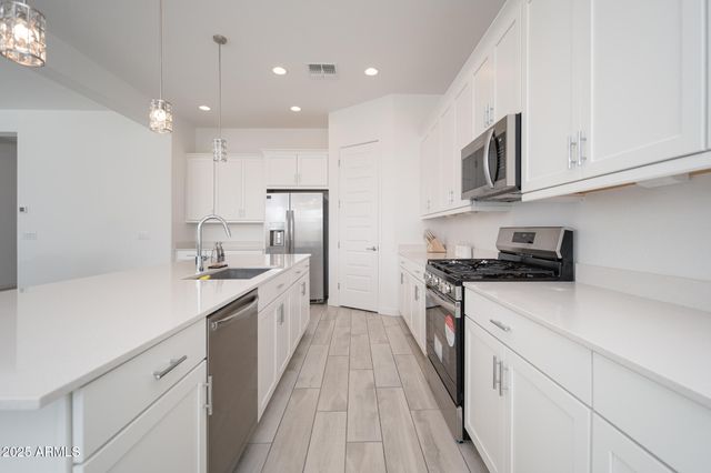 3179 W VIA DONA Road, Phoenix, AZ 85083