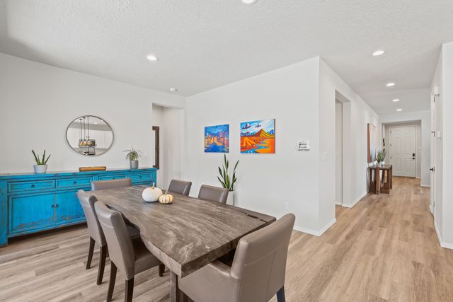 5417 Redtop Street NE, Rio Rancho, NM 87144