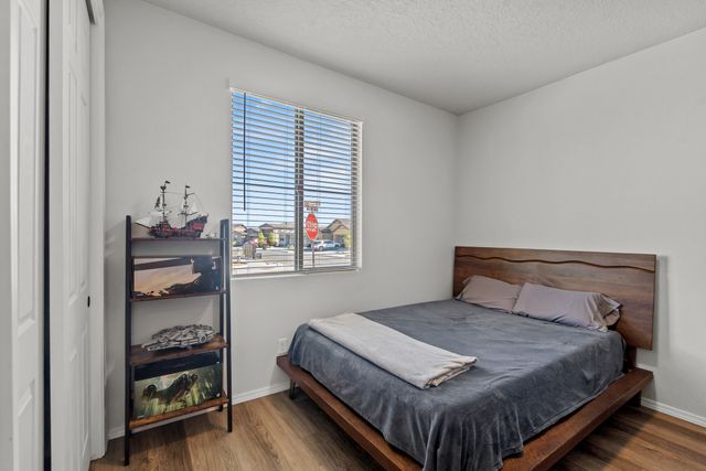 5417 Redtop Street NE, Rio Rancho, NM 87144