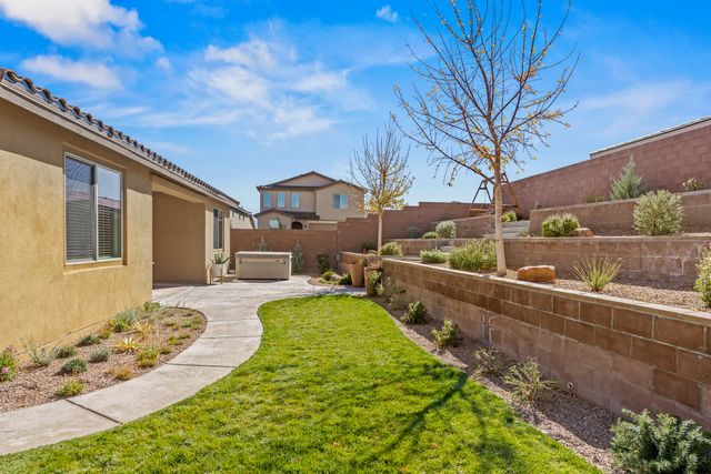 5417 Redtop Street NE, Rio Rancho, NM 87144