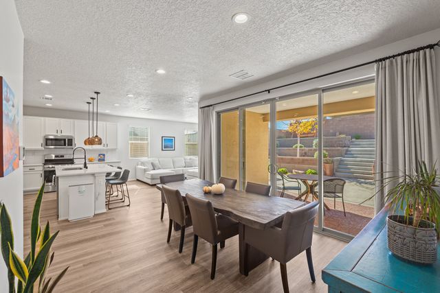 5417 Redtop Street NE, Rio Rancho, NM 87144