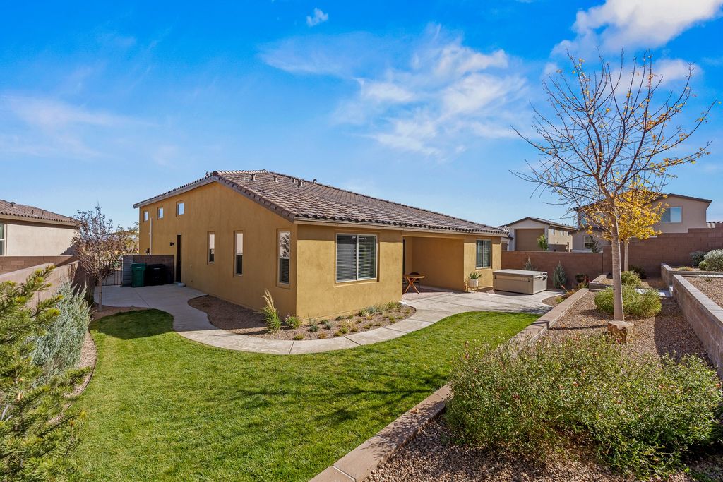 5417 Redtop Street NE, Rio Rancho, NM 87144