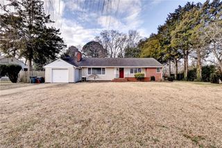 54 Mohawk RD, Hampton, VA 23669