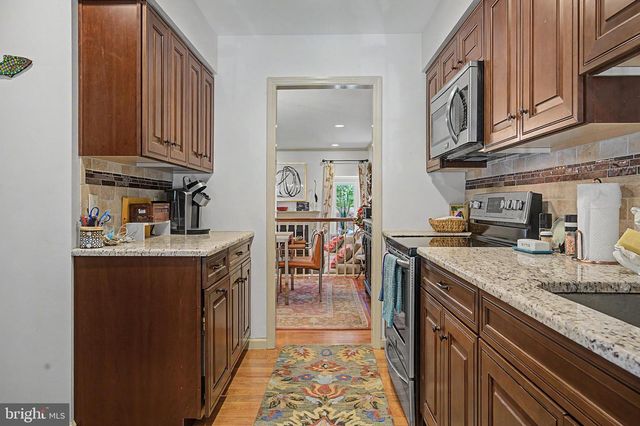130 WOODEN CARRIAGE DR, Hockessin, DE 19707