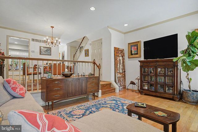 130 WOODEN CARRIAGE DR, Hockessin, DE 19707