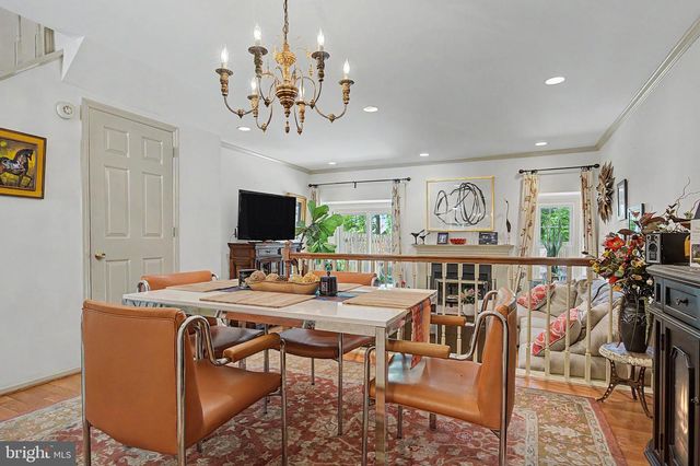 130 WOODEN CARRIAGE DR, Hockessin, DE 19707