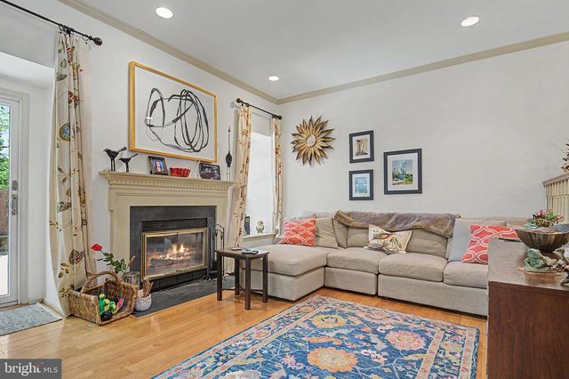 130 WOODEN CARRIAGE DR, Hockessin, DE 19707