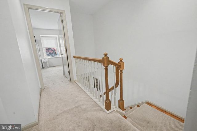 130 WOODEN CARRIAGE DR, Hockessin, DE 19707