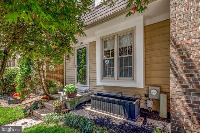 130 WOODEN CARRIAGE DR, Hockessin, DE 19707