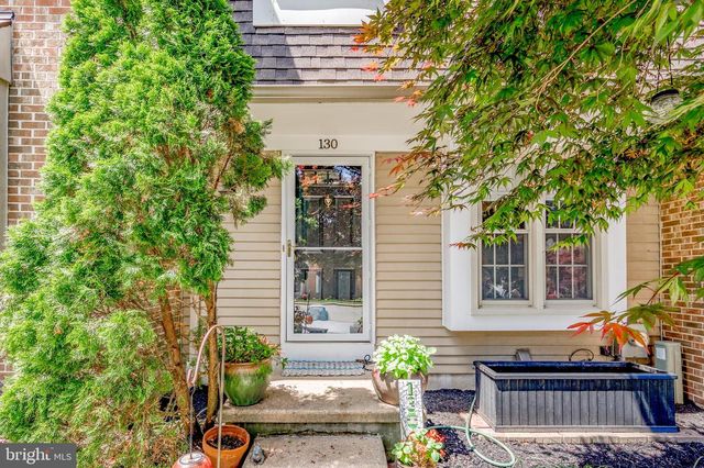 130 WOODEN CARRIAGE DR, Hockessin, DE 19707