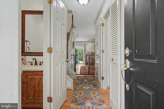 130 WOODEN CARRIAGE DR, Hockessin, DE 19707