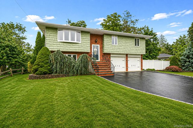 6 North Avenue, Smithtown, NY 11787