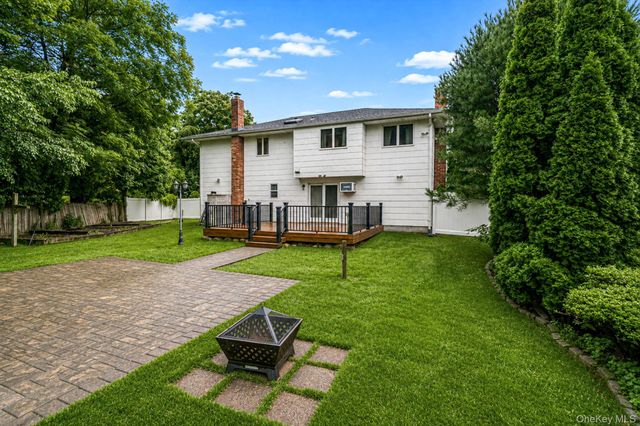 6 North Avenue, Smithtown, NY 11787