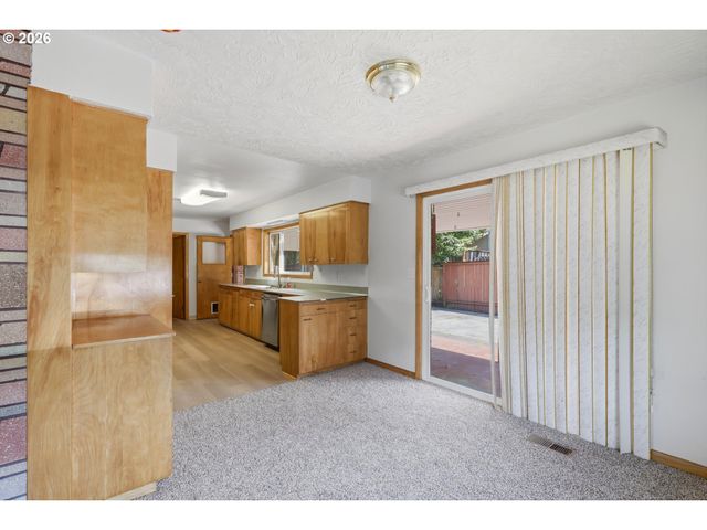 858 N 20TH Way, Cornelius, OR 97113