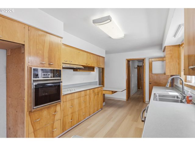 858 N 20TH Way, Cornelius, OR 97113