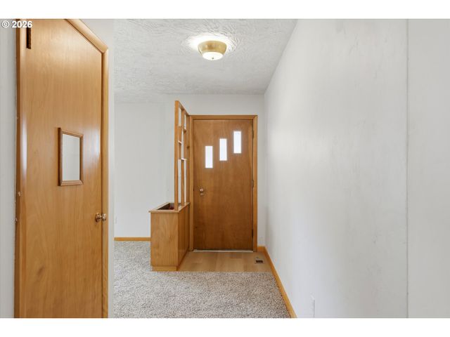 858 N 20TH Way, Cornelius, OR 97113