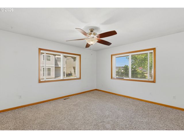 858 N 20TH Way, Cornelius, OR 97113