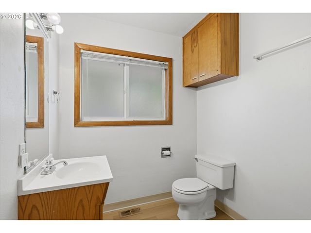 858 N 20TH Way, Cornelius, OR 97113