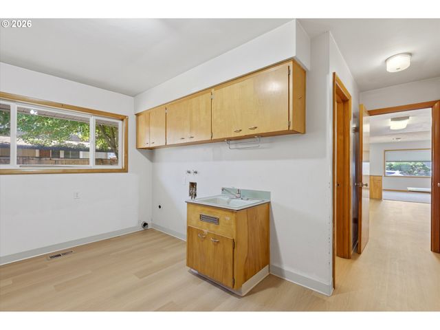 858 N 20TH Way, Cornelius, OR 97113