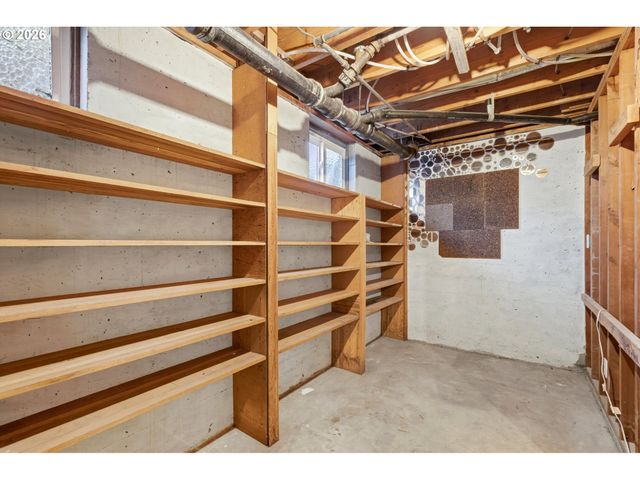 858 N 20TH Way, Cornelius, OR 97113