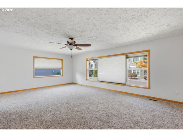 858 N 20TH Way, Cornelius, OR 97113