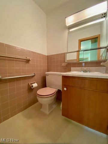 1325 Moncrest Drive NW, Warren, OH 44485