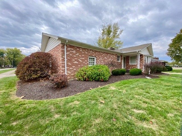 1325 Moncrest Drive NW, Warren, OH 44485