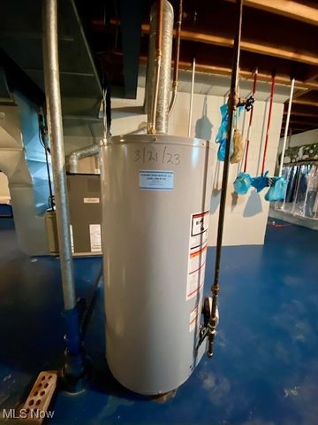 1325 Moncrest Drive NW, Warren, OH 44485