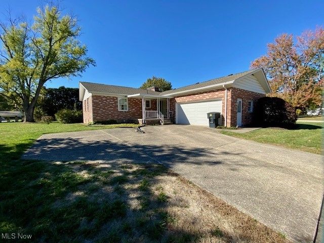 1325 Moncrest Drive NW, Warren, OH 44485