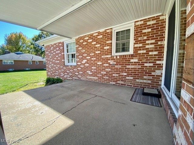 1325 Moncrest Drive NW, Warren, OH 44485