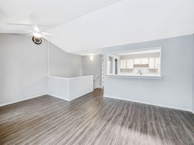 249 W Whispering Oaks Lane, Round Lake, IL 60073