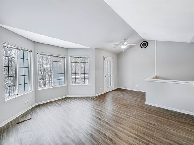 249 W Whispering Oaks Lane, Round Lake, IL 60073