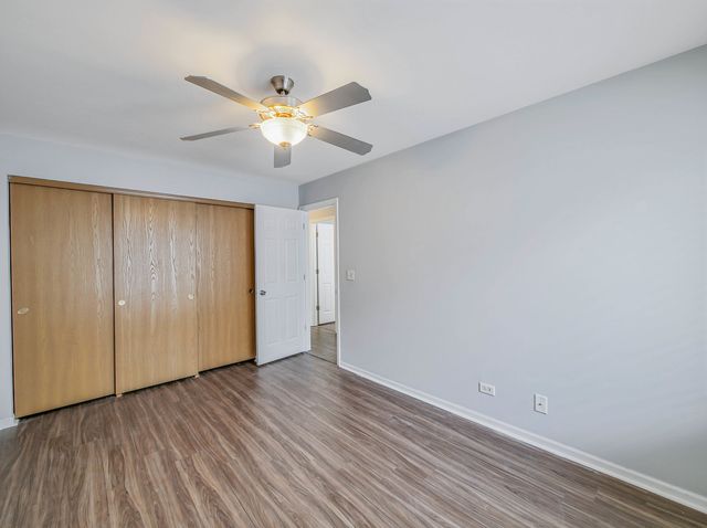 249 W Whispering Oaks Lane, Round Lake, IL 60073