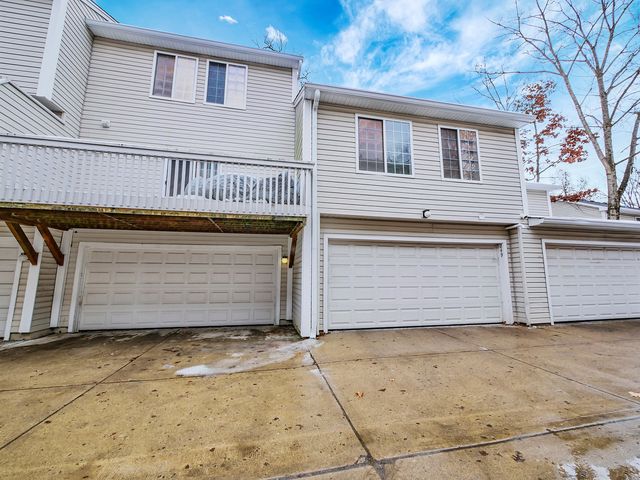 249 W Whispering Oaks Lane, Round Lake, IL 60073