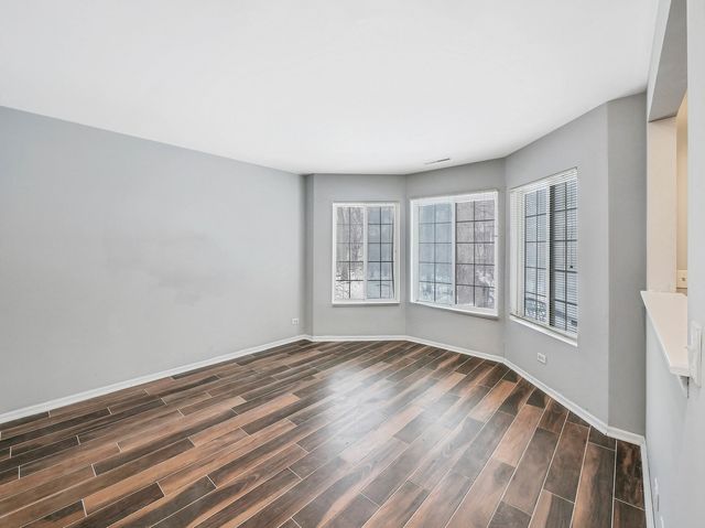 249 W Whispering Oaks Lane, Round Lake, IL 60073