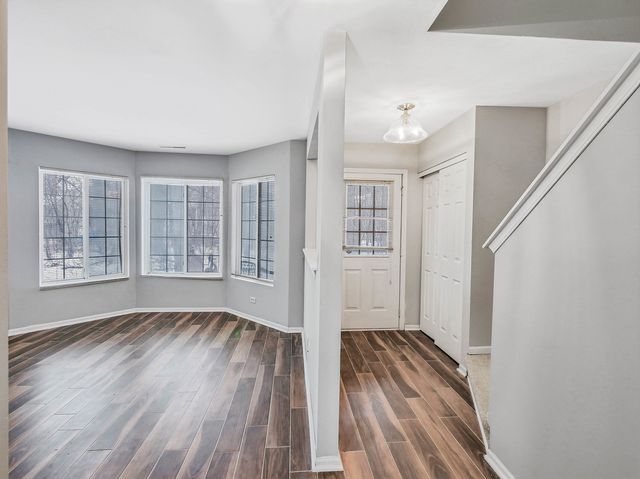 249 W Whispering Oaks Lane, Round Lake, IL 60073